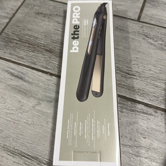 InfinitiPro by Conair Black Digital Ceramic Tourmaline 1in Flat Iron NEW - Picture 2 of 2